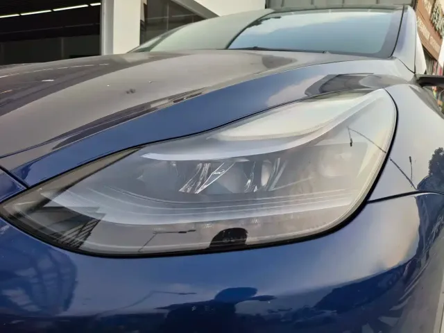 Tesla Model Y — Фото автомобиля 4