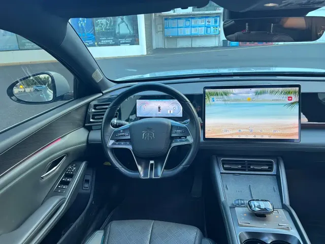 BYD Qin L — Фото автомобиля 4