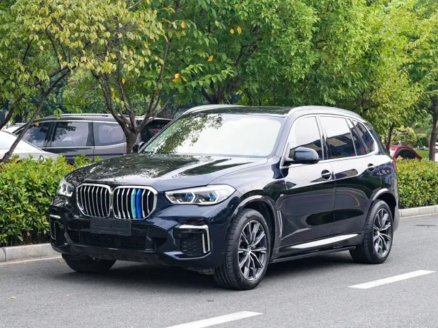 Фотография автомобиля — BMW X5