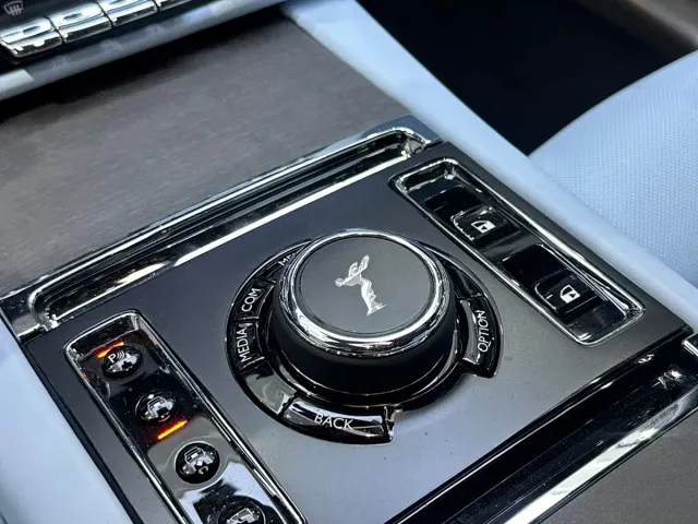 Rolls-Royce Ghost — Фото автомобиля 21