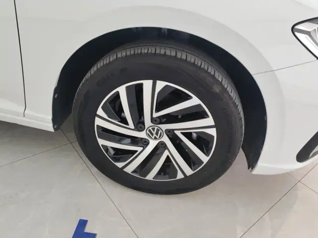 Volkswagen Lavida — Фото автомобиля 6