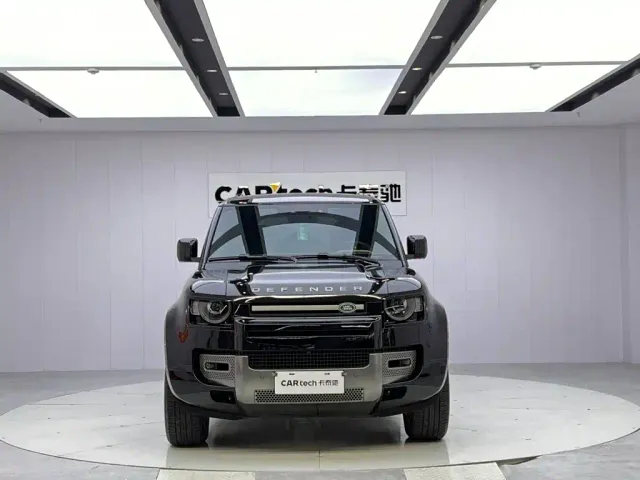 Land Rover Defender — Фото автомобиля 8