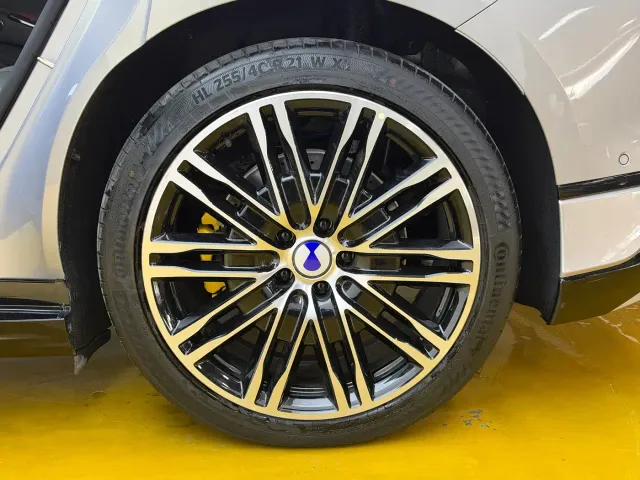 Denza Z9GT — Фото автомобиля 11