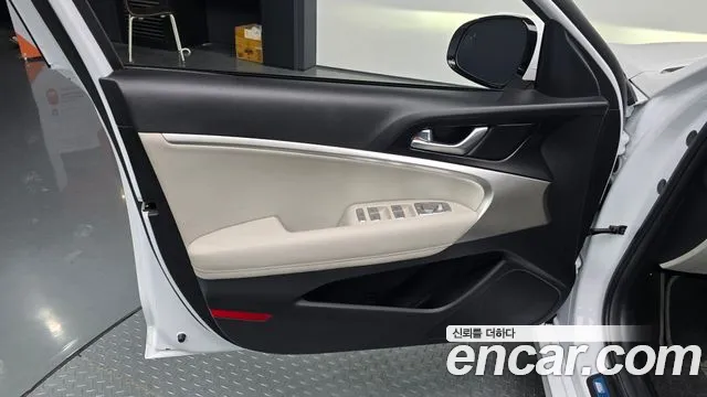 Genesis G70 — Фото автомобиля 24