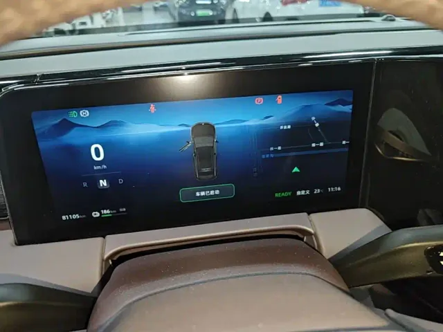 Leapmotor C11 — Фото автомобиля 11