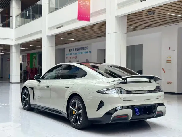Xiaomi SU7 — Фото автомобиля 7