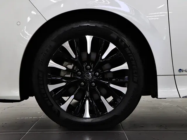 Toyota Vellfire — Фото автомобиля 8