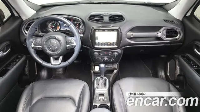 Jeep Renegade — Фото автомобиля 7
