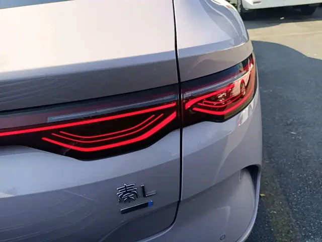 BYD Qin L — Фото автомобиля 7