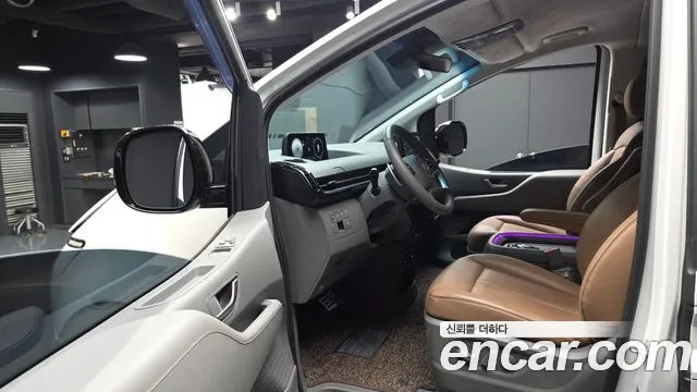 Hyundai Staria Staria Lounge 9 мест — Фото автомобиля 10