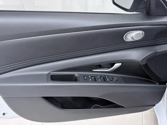 Hyundai Elantra — Фото автомобиля 7