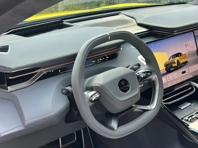Lotus Eletre — Фото автомобиля 11