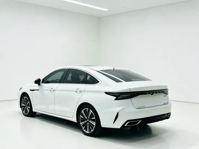 Chery Arrizo 8 — Фото автомобиля 9