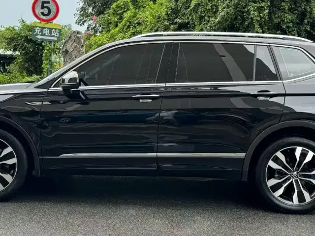 Volkswagen Tiguan L — Фото автомобиля 5