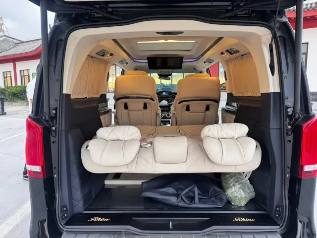 Mercedes-Benz V-Class — Фото автомобиля 16
