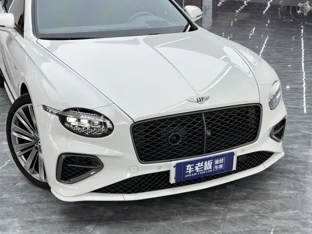 Bentley Continental Plug-in Hybrid — Фото автомобиля 12