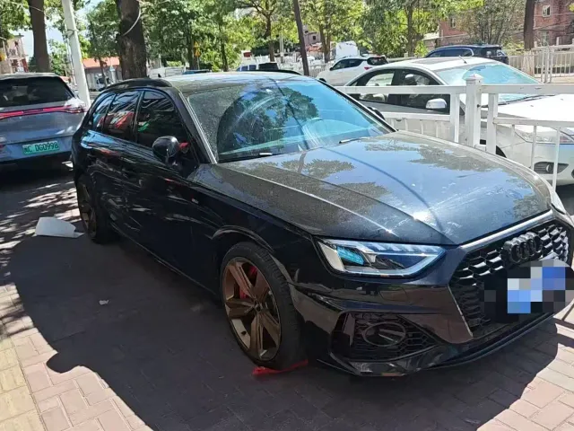 Audi A4 — Фото автомобиля 2