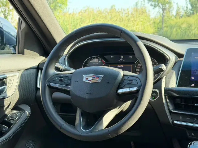 Cadillac CT5 — Фото автомобиля 7