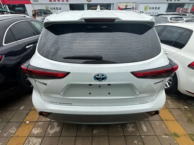 Toyota Highlander — Фото автомобиля 5