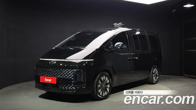 Фотография автомобиля — Hyundai Staria