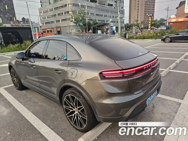 Porsche Macan — Фото автомобиля 2