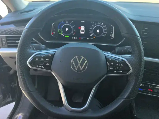Volkswagen Passat — Фото автомобиля 15