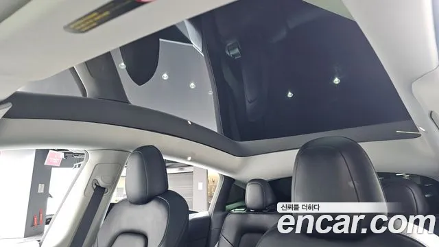 Tesla Model Y — Фото автомобиля 30