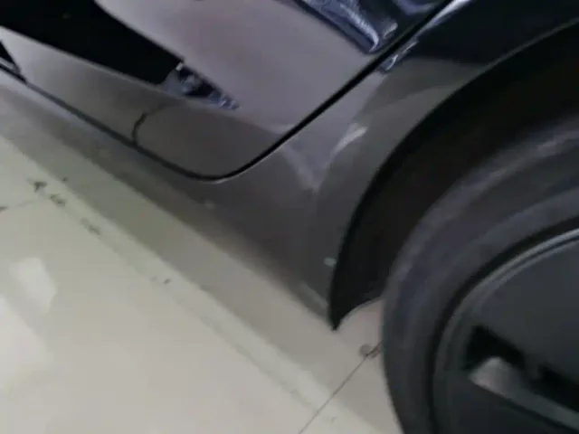 Tesla Model 3 — Фото автомобиля 21