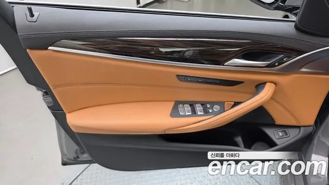 BMW 5 Series G30 — Фото автомобиля 13