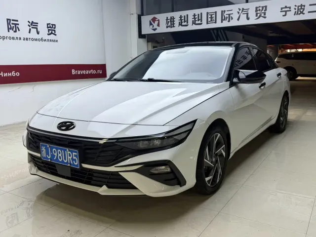 Фотография автомобиля — Hyundai Elantra