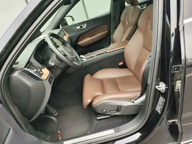 Volvo XC60 — Фото автомобиля 14