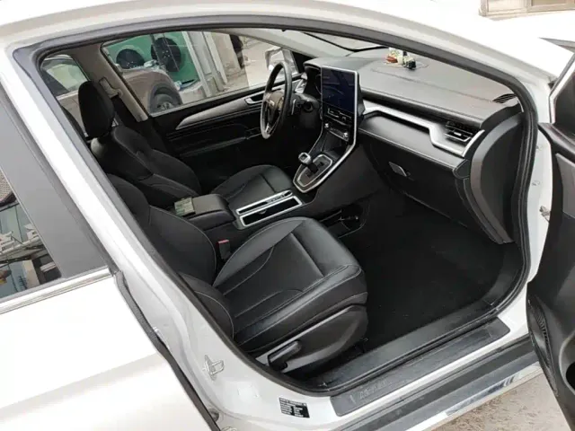 Haval M6 — Фото автомобиля 24