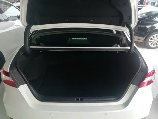 Toyota Camry — Фото автомобиля 14