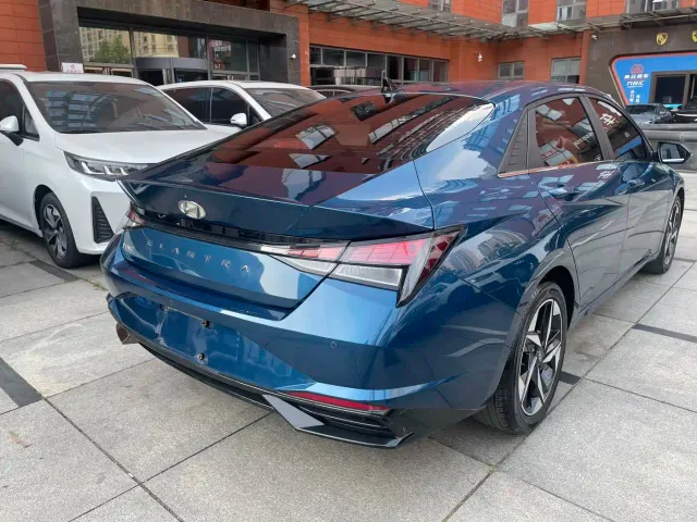 Hyundai Elantra — Фото автомобиля 8