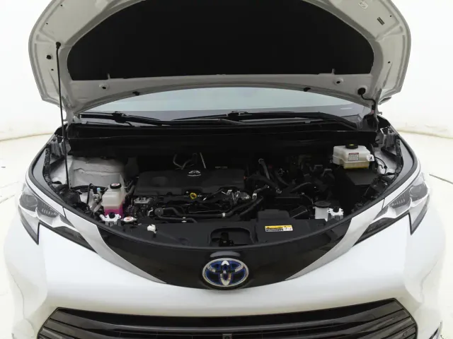 Toyota Sienna — Фото автомобиля 9