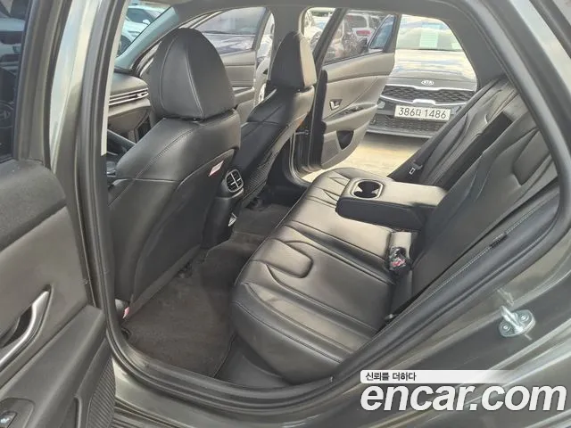 Hyundai Avante CN7 — Фото автомобиля 12