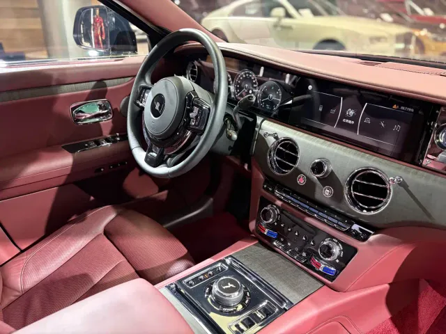 Rolls-Royce Ghost — Фото автомобиля 26