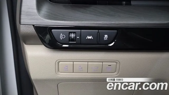 Kia Carnival Generation 4 — Фото автомобиля 13