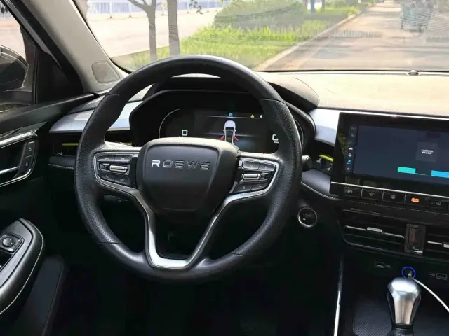 Roewe i5 — Фото автомобиля 6