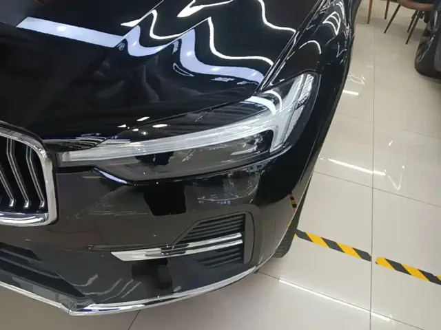Volvo XC60 — Фото автомобиля 23
