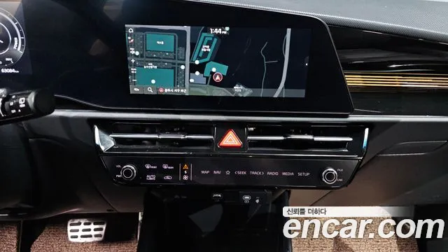 Kia Niro — Фото автомобиля 18