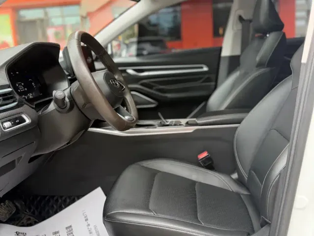 Geely Emgrand — Фото автомобиля 10