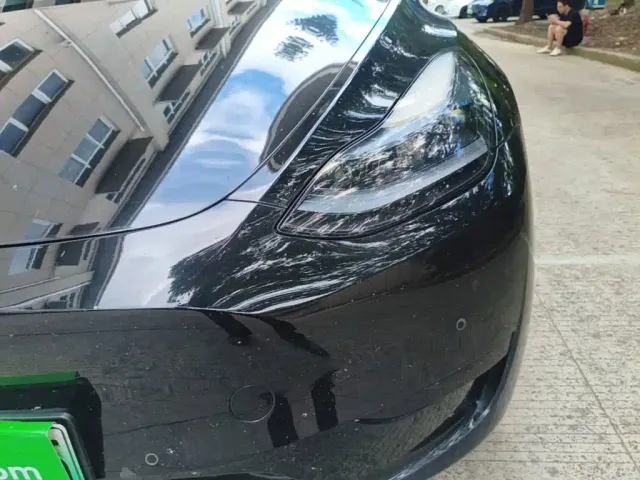 Tesla Model Y — Фото автомобиля 23