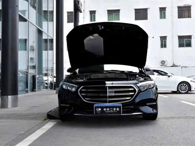 Mercedes-Benz E-Class — Фото автомобиля 14