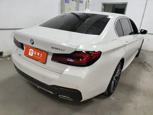 BMW 5 Series — Фото автомобиля 4