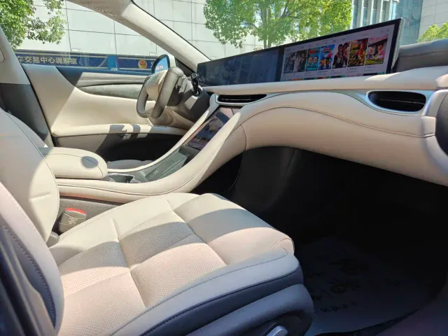 IM Motors LS6 — Фото автомобиля 13