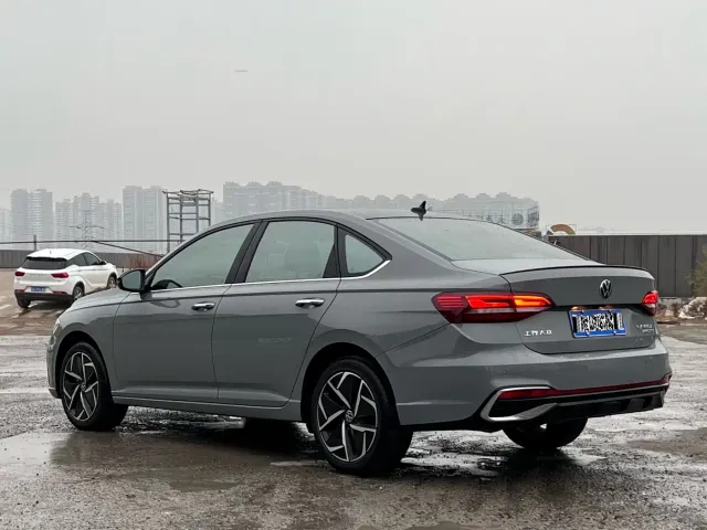 Volkswagen Lavida — Фото автомобиля 6