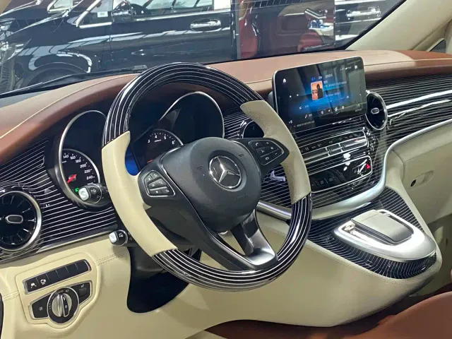 Mercedes-Benz V-Class — Фото автомобиля 3