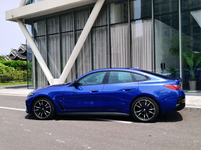BMW i4 M50 — Фото автомобиля 3