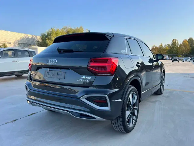 Audi Q2L — Фото автомобиля 4